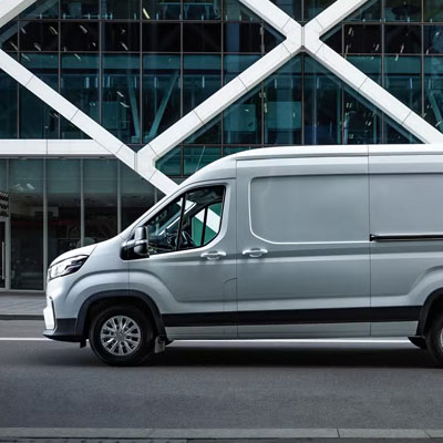 How Commercial Auto Electrical Fleet Servicing Saves Your Business Money