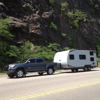 The Benefits of Anderson Plugs for Towing and Camping Enthusiasts