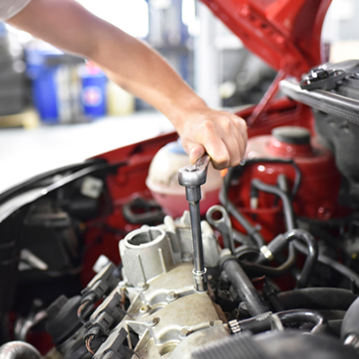 Automotive Electrician vs. Mechanic: Who Should You Call for Your Vehicle Needs?