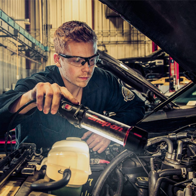Automotive Electrician vs. Mechanic: Who Should You Call for Your Vehicle Needs?
