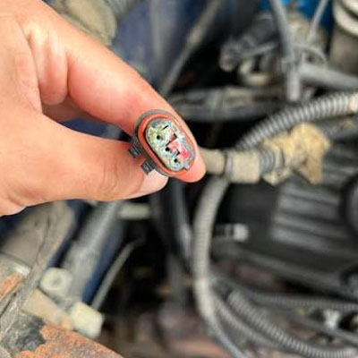 Signs of Corroded or Damaged Car Wiring - Corroded connector